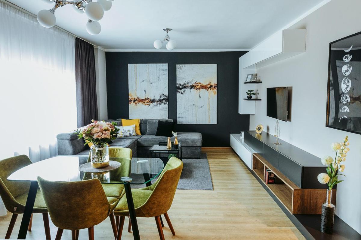 Charlotte Residence - 2 Bedrooms Apartment Oradea Extérieur photo
