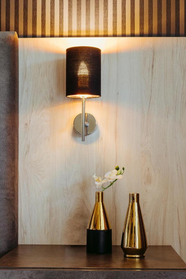 Charlotte Residence - 2 Bedrooms Apartment Oradea Extérieur photo