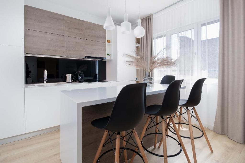 Charlotte Residence - 2 Bedrooms Apartment Oradea Chambre photo