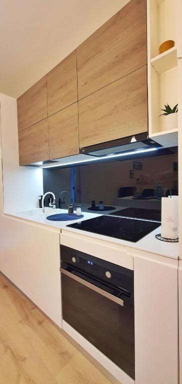 Charlotte Residence - 2 Bedrooms Apartment Oradea Extérieur photo